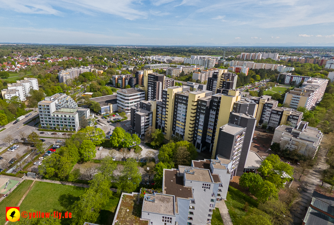 04.05.2023 - Luftbilder vom Marx-Zentrum uns seiner Umgebung in Neuperlach